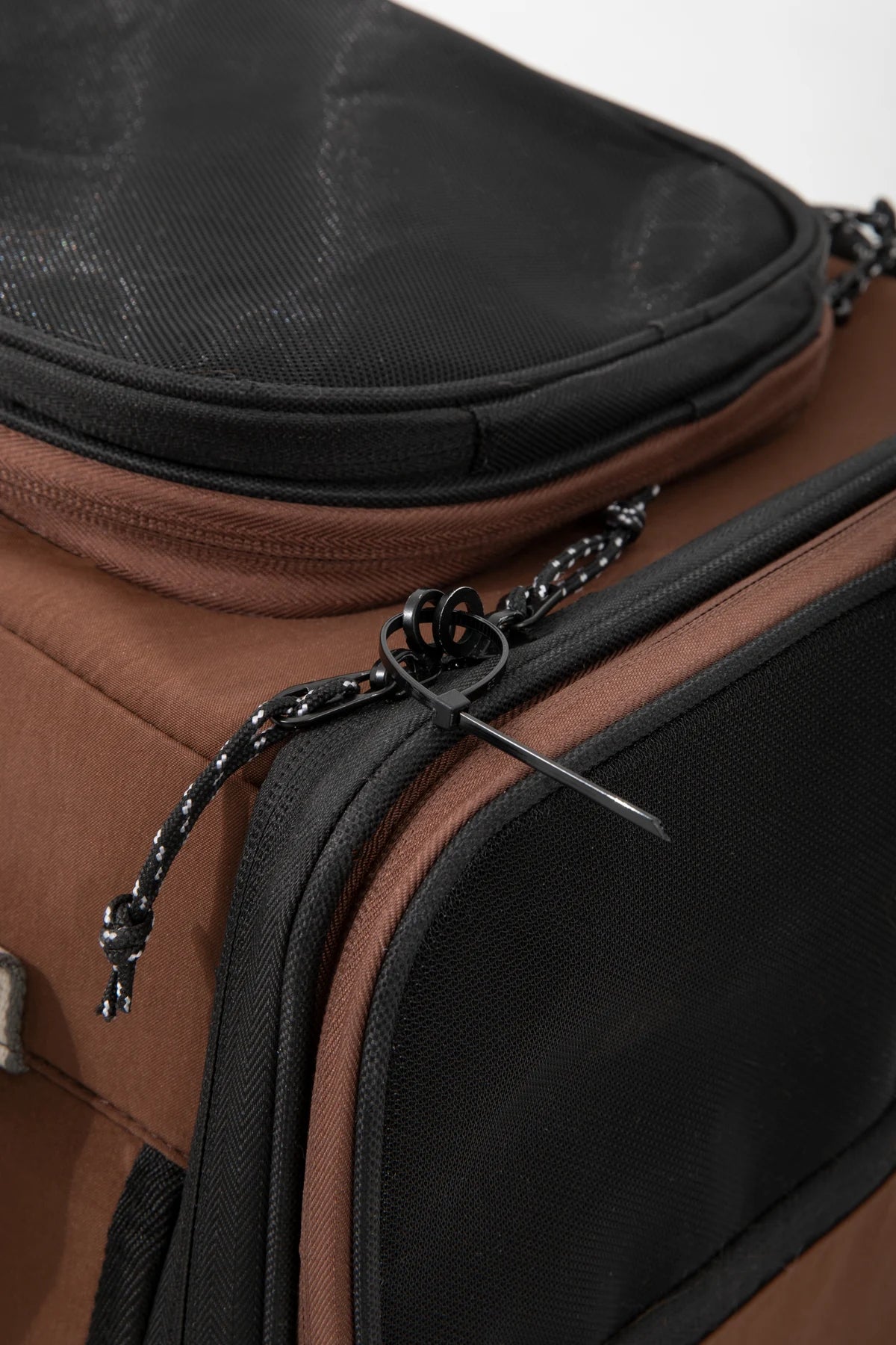 Close view of the top zipper and mesh