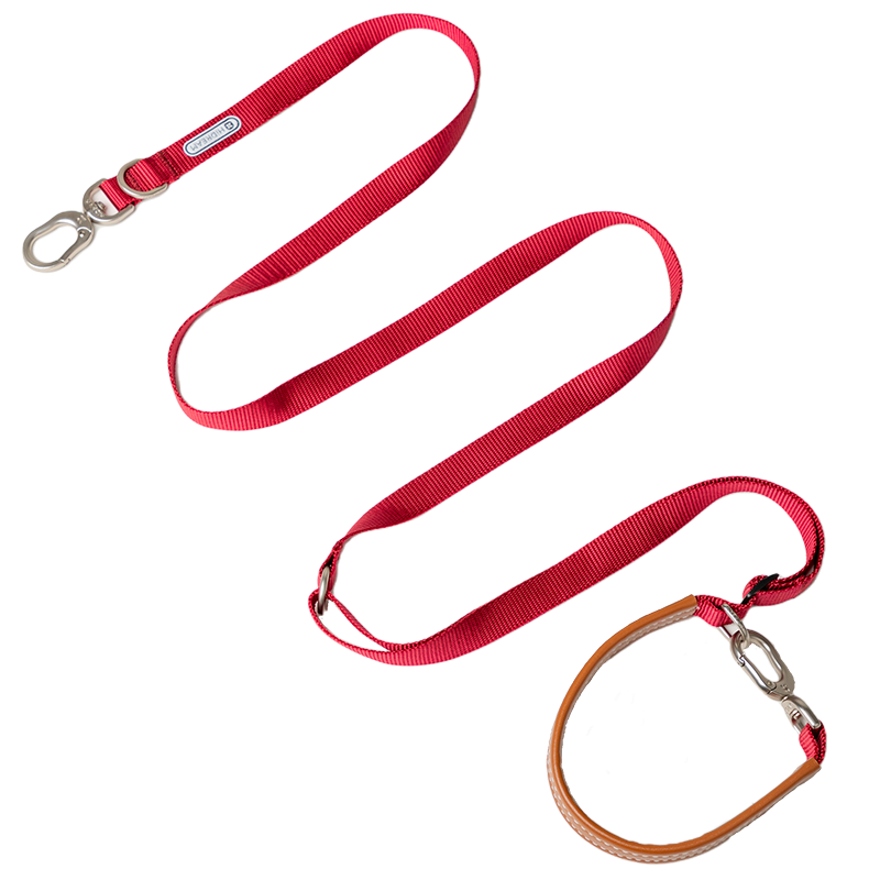 Cardamom Red adjustable crossbody leash included in the Bobo set