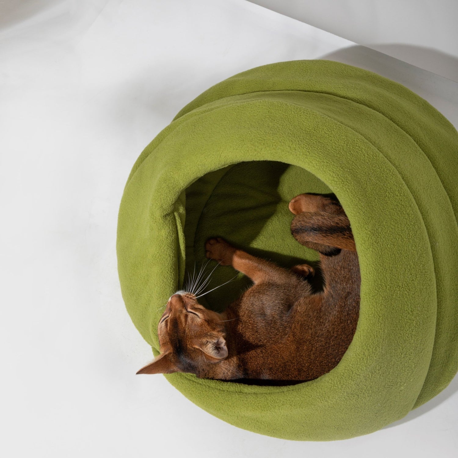 (Restocking) Shaker Fleece Semi - Enclosed Cat Bed - HiDREAM