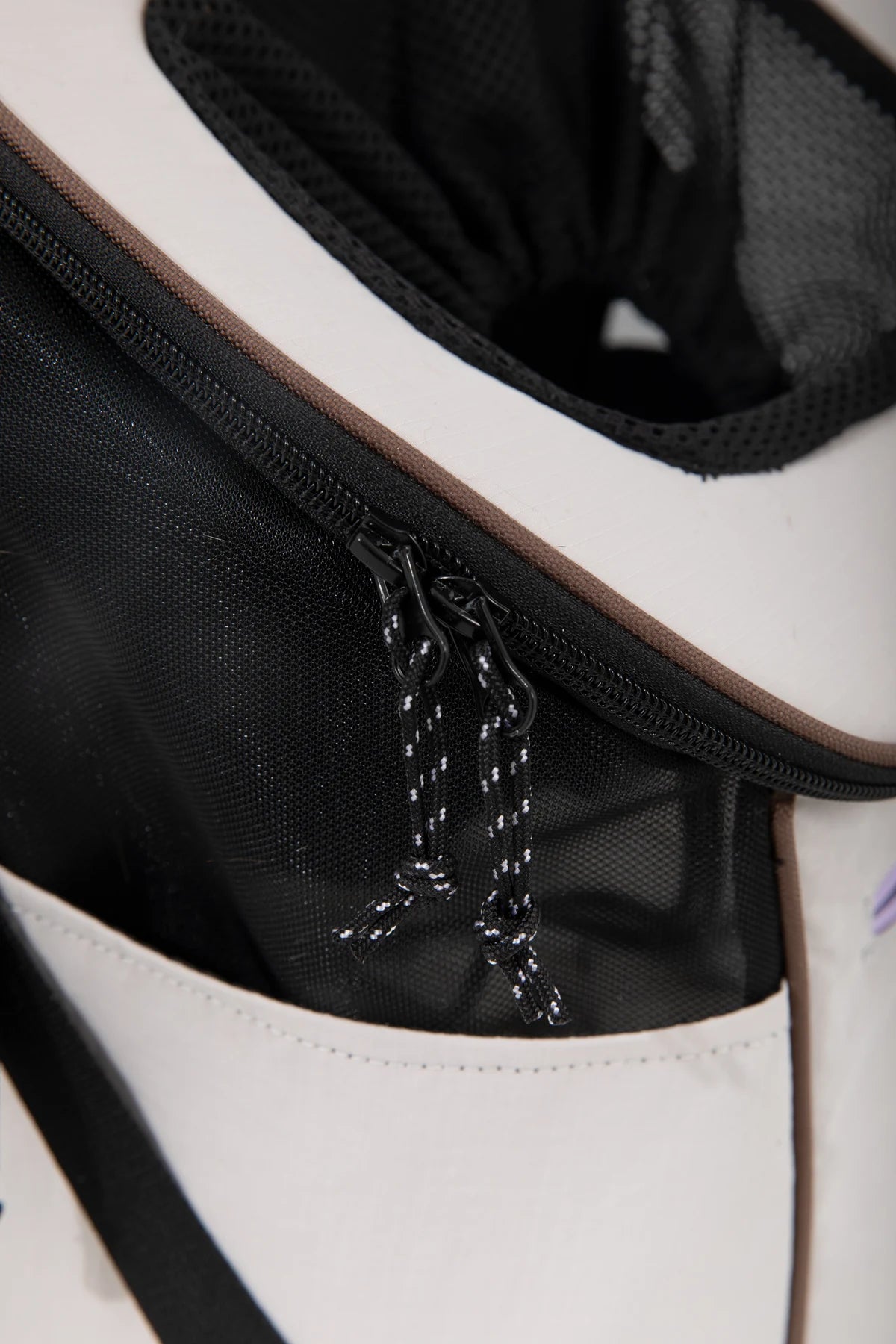 Close view of the side mesh