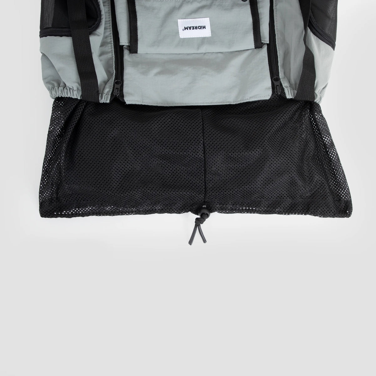 Front panel and lower zipper detail