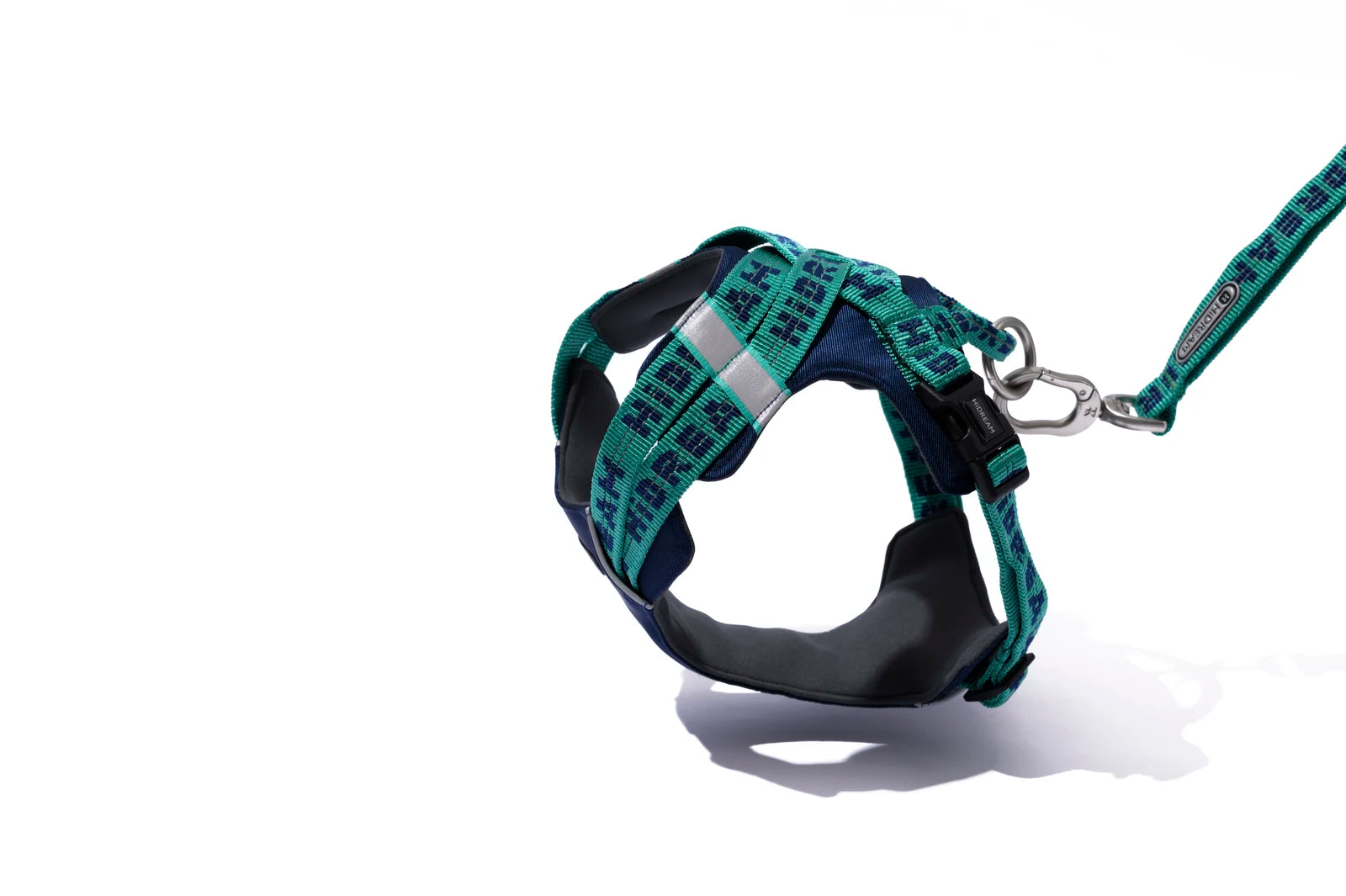 Avocado Bobo harness connection ring with a separate leash clasp attached